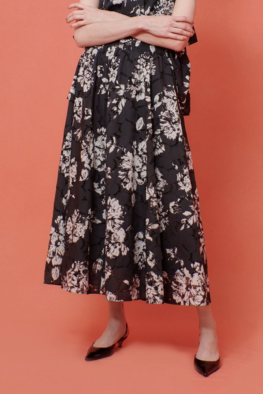 【アルアバイル/allureville】の【Loulou Willoughby】モノトーンフラワー刺繍フレアスカート 人気、トレンドファッション・服の通販 founy(ファニー) 　ファッション　Fashion　レディースファッション　Fashion for Women　スカート　Skirts　Aライン・フレアスカート　A-Line & Flared Skirts　ロングスカート　Long Skirts / Maxi & Midi Skirts　おすすめ　Recommended / Our Picks　セットアップ　Set-Up, Coordinated Outfit　フラワー　Flower, Floral　フリル　Frill, Ruffle　フレア　Flare, Flared　プリント　Print, Printed Pattern　モノトーン　Monotone, Black and White　レース　Lace, Lace Fabric　ロング　Long, Long-Length　夏　Summer　other-6|ID: prp329100004587620 ipo3291000000033616077