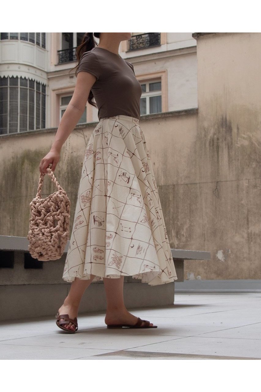 【アロー/aLORS】のJupe ”Astrifera” スカート 人気、トレンドファッション・服の通販 founy(ファニー) 　ファッション　Fashion　レディースファッション　Fashion for Women　スカート　Skirts　ロングスカート　Long Skirts / Maxi & Midi Skirts　秋　Autumn　セットアップ　Set-Up, Coordinated Outfit　ドレープ　Drape, Draping Fabric　なめらか　Smooth, Silky Texture　プリント　Print, Printed Pattern　ロング　Long, Long-Length　おすすめ　Recommended / Our Picks　夏　Summer　other-3|ID: prp329100004588506 ipo3291000000032549090