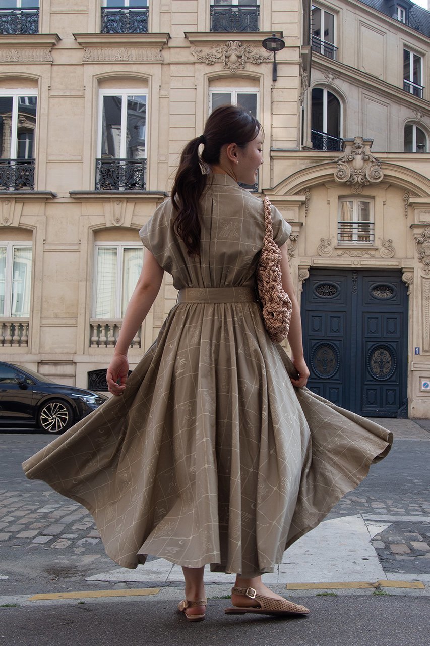【アロー/aLORS】のRobe marine ”Astrifera” ワンピース 人気、トレンドファッション・服の通販 founy(ファニー) 　ファッション　Fashion　レディースファッション　Fashion for Women　ワンピース　Dresses　チュニック　Tunic Tops & Dresses　ギャザー　Gathered, Ruffled　サテン　Satin, Glossy Fabric　ダブル　Double, Double-Breasted　チュニック　Tunic, Long Top　ドレープ　Drape, Draping Fabric　プリント　Print, Printed Pattern　ロング　Long, Long-Length　夏　Summer　other-3|ID: prp329100004588509 ipo3291000000033878660
