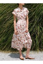 【アルアバイル/allureville】のジオメトリックSAFARIドレス 人気、トレンドファッション・服の通販 founy(ファニー) ファッション Fashion レディースファッション Ladies' Fashion Online ワンピース Dress ドレス Party Dresses チュニック Tunic イタリア Italy ジャケット Jacket スクエア Square チュニック Tunic ドレス Dress パイピング Piping ブルゾン Blouson プリント Print ポケット Pocket モダン Modern ロング Long エレガント 上品 Elegant NEW・新作・新着・新入荷 New Arrivals thumbnail ベージュ|ID: prp329100004588576 ipo3291000000032549610