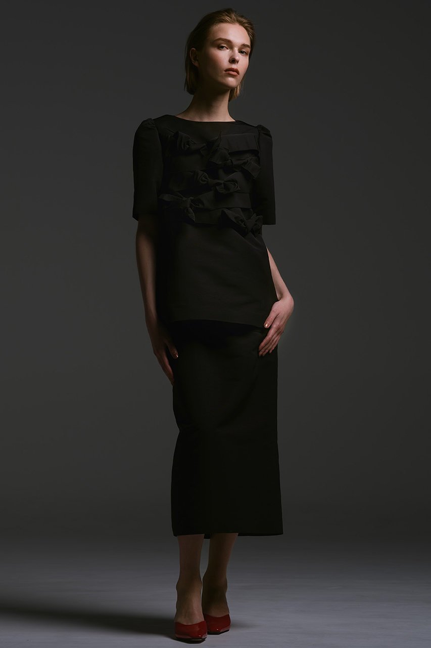 【アルアバイル/allureville】の【Loulou Willoughby】ランダムリボンタフタスカート 人気、トレンドファッション・服の通販 founy(ファニー) 　ファッション　Fashion　レディースファッション　Fashion for Women　スカート　Skirts　おすすめ　Recommended / Our Picks　グログラン　Grosgrain, Grosgrain Ribbon　シンプル　Simple, Minimal　セットアップ　Set-Up, Coordinated Outfit　タイトスカート　Pencil Skirt, Tight Skirt　フェミニン　Feminine, Girly　ランダム　Random, Irregular　リボン　Ribbon, Bow　other-8|ID: prp329100004589628 ipo3291000000035931526