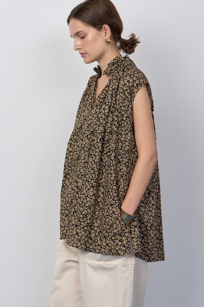 【ハウス オブ ロータス/HOUSE OF LOTUS】のウェーブプリントギャザーノースリーブブラウス 人気、トレンドファッション・服の通販 founy(ファニー) 　ファッション　Fashion　レディースファッション　Fashion for Women　トップス・カットソー　Cut & Sew Tops　キャミソール&ノースリーブ　Camisoles & Sleeveless Tops　シャツ・ブラウス・オフィスカジュアル　Elegant Blouses & Button-Ups　ギャザー　Gathered, Ruffled　サッカー　Seersucker, Summer Fabric　スリット　Slit, Slit Detail　ノースリーブ　Sleeveless, No-Sleeve　フリル　Frill, Ruffle　プリント　Print, Printed Pattern　モザイク　Mosaic, Geometric Pattern　夏　Summer　other-7|ID: prp329100004592173 ipo3291000000034515015