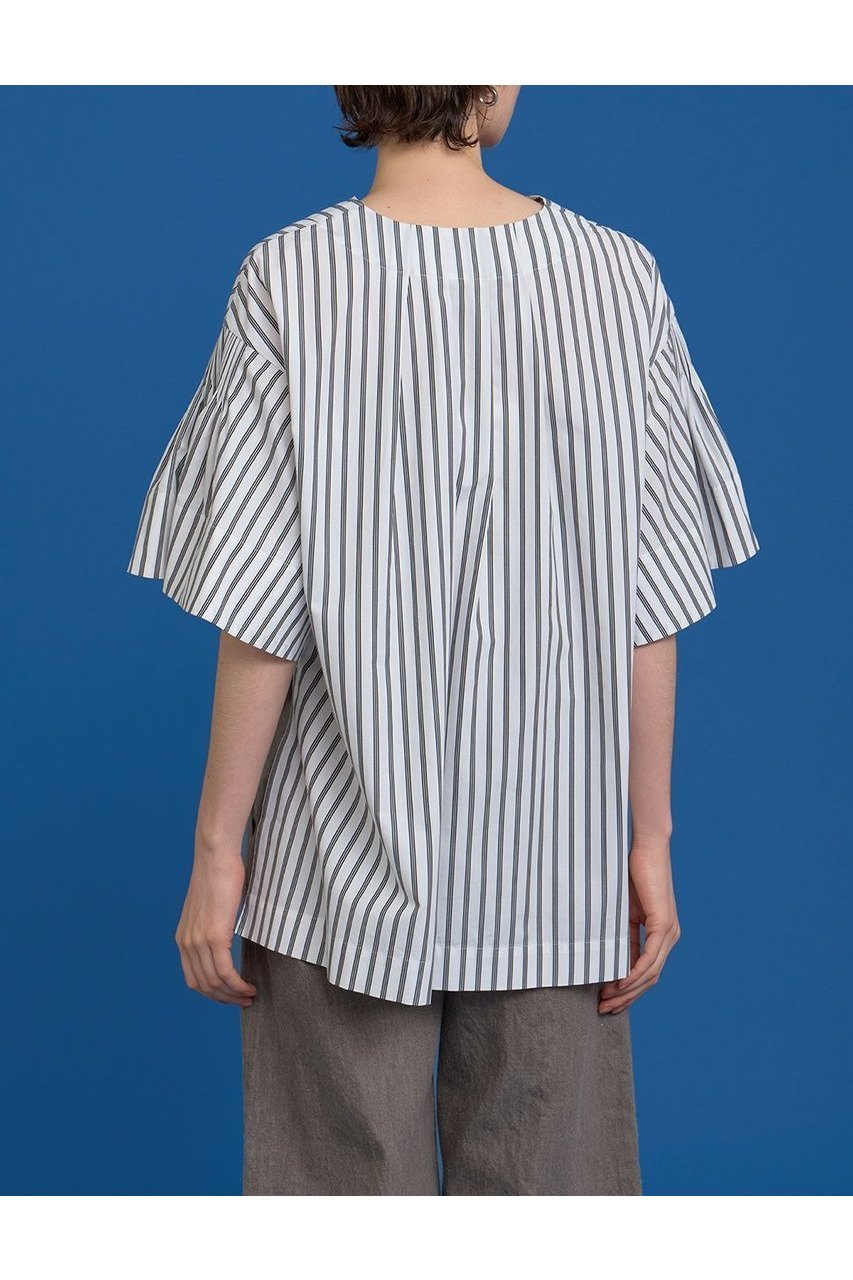 【ハウス オブ ロータス/HOUSE OF LOTUS】のストライプタックシャーリングブラウス 人気、トレンドファッション・服の通販 founy(ファニー) 　ファッション　Fashion　レディースファッション　Ladies' Fashion Online　トップス・カットソー　Tops/Tshirt　シャツ/ブラウス　Shirts/Blouses　2025年　2025　2025-2026秋冬・A/W　Aw/Autumn/Winter/Fw/Fall/2025-2026　シャーリング　Shirring　ショート　Short　ストライプ　Stripe　スリット　Slit　スリーブ　Sleeve　バランス　Balance　フェミニン　Feminine　フレア　Flare　フロント　Front　マニッシュ　Mannish　A/W・秋冬　Aw・Autumn/Winter・Fw・Fall-Winter　other-8|ID: prp329100004592175 ipo3291000000032601463