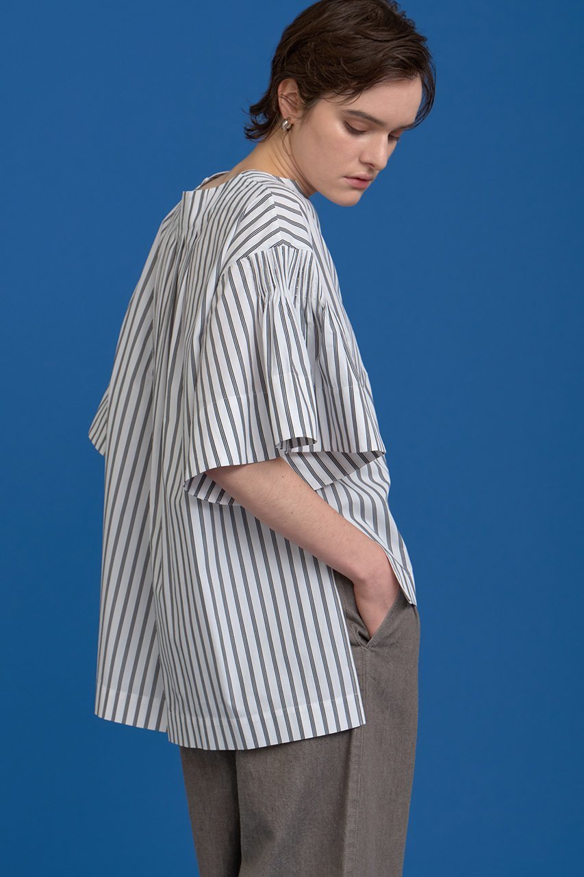 【ハウス オブ ロータス/HOUSE OF LOTUS】のストライプタックシャーリングブラウス 人気、トレンドファッション・服の通販 founy(ファニー) 　ファッション　Fashion　レディースファッション　Fashion for Women　トップス・カットソー　Cut & Sew Tops　シャツ・ブラウス・オフィスカジュアル　Elegant Blouses & Button-Ups　シャーリング　Shirring, Ruched　ショート　Short, Short Length　ストライプ　Stripe, Striped Pattern　スリット　Slit, Slit Detail　スリーブ　Sleeve, Long Sleeve / Short Sleeve　バランス　Balance, Style Balance　フェミニン　Feminine, Girly　フレア　Flare, Flared　フロント　Front, Front Design　マニッシュ　Mannish, Boyish　other-7|ID: prp329100004592175 ipo3291000000034515025