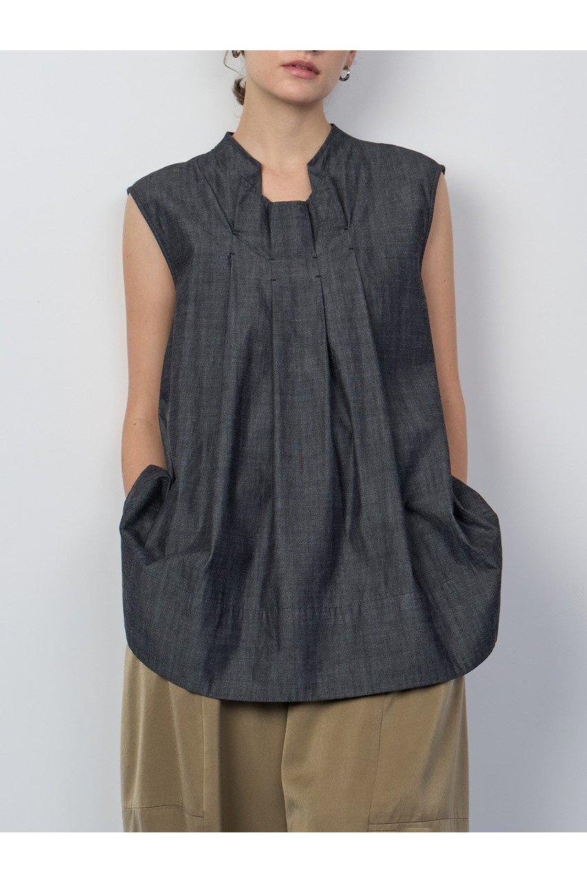 【ハウス オブ ロータス/HOUSE OF LOTUS】のシャンブレーデニムラッフルブラウス 人気、トレンドファッション・服の通販 founy(ファニー) 　ファッション　Fashion　レディースファッション　Ladies' Fashion Online　トップス・カットソー　Tops/Tshirt　キャミソール / ノースリーブ　No Sleeves　シャツ/ブラウス　Shirts/Blouses　2025年　2025　2025-2026秋冬・A/W　Aw/Autumn/Winter/Fw/Fall/2025-2026　インディゴ　Indigo　エレガント 上品　Elegant　シャンブレー　Chambray　デニム　Denim　ノースリーブ　No Sleeve　ラッフル　Raffle　A/W・秋冬　Aw・Autumn/Winter・Fw・Fall-Winter　other-3|ID: prp329100004592180 ipo3291000000032601499