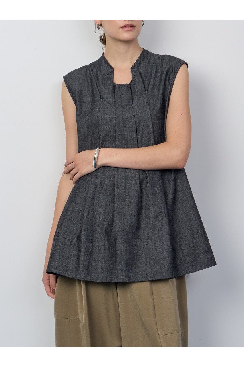 【ハウス オブ ロータス/HOUSE OF LOTUS】のシャンブレーデニムラッフルブラウス 人気、トレンドファッション・服の通販 founy(ファニー) 　ファッション　Fashion　レディースファッション　Ladies' Fashion Online　トップス・カットソー　Tops/Tshirt　キャミソール / ノースリーブ　No Sleeves　シャツ/ブラウス　Shirts/Blouses　2025年　2025　2025-2026秋冬・A/W　Aw/Autumn/Winter/Fw/Fall/2025-2026　インディゴ　Indigo　エレガント 上品　Elegant　シャンブレー　Chambray　デニム　Denim　ノースリーブ　No Sleeve　ラッフル　Raffle　A/W・秋冬　Aw・Autumn/Winter・Fw・Fall-Winter　other-6|ID: prp329100004592180 ipo3291000000032601502
