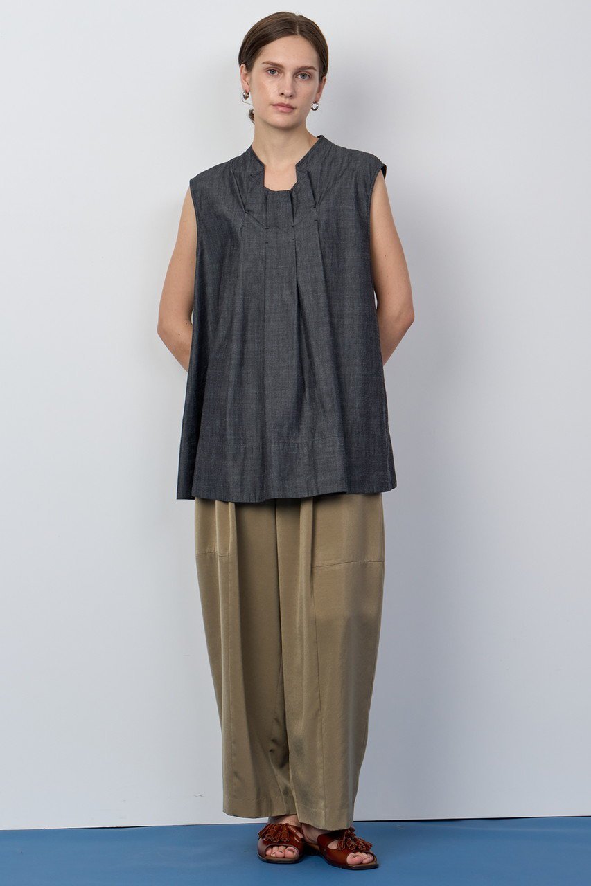 【ハウス オブ ロータス/HOUSE OF LOTUS】のシャンブレーデニムラッフルブラウス 人気、トレンドファッション・服の通販 founy(ファニー) 　ファッション　Fashion　レディースファッション　Fashion for Women　トップス・カットソー　Cut & Sew Tops　キャミソール&ノースリーブ　Camisoles & Sleeveless Tops　シャツ・ブラウス・オフィスカジュアル　Elegant Blouses & Button-Ups　インディゴ　Indigo Denim　エレガント 上品　Elegant　シャンブレー　Chambray, Denim-Like Fabric　デニム　Denim, Jeans Material　ノースリーブ　Sleeveless, No-Sleeve　ラッフル　Ruffle, Frill　other-2|ID: prp329100004592180 ipo3291000000034515053