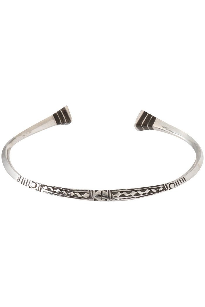 【マルティニーク/martinique】の【ADAWAT N TUAREG】Tafoukt ブレスレット インテリア・キッズ・メンズ・レディースファッション・服の通販 founy(ファニー) https://founy.com/ ファッション Fashion レディースファッション Fashion for Women ジュエリー Jewelry チェーン＆カフブレスレット Cuff & Chain Bracelets バングル・カフブレスレット Bangles & Cuff Bracelets シルバー Silver, Metallic Silver ジュエリー Jewelry, Accessories バングル Bangle, Bracelet ブレスレット Bracelet, Wristband モチーフ Motif, Design Theme |ID: prp329100004592204 ipo3291000000036239049