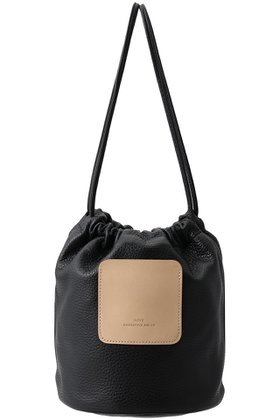 【サイ サイベーシックス/Scye SCYE BASICS】の【UNISEX】Shrink レザー ドローストリング バッグ 人気、トレンドファッション・服の通販 founy(ファニー) ファッション Fashion レディースファッション Fashion for Women バッグ Bags ユニセックス Unisex, Genderless おすすめ Recommended / Our Picks スマート Smart, Elegant ドローストリング Drawstring, Pull Cord リップ Lip, Lip Motif 巾着 Drawstring Bag, Kinchaku 財布 Wallet, Purse |ID:prp329100004592298