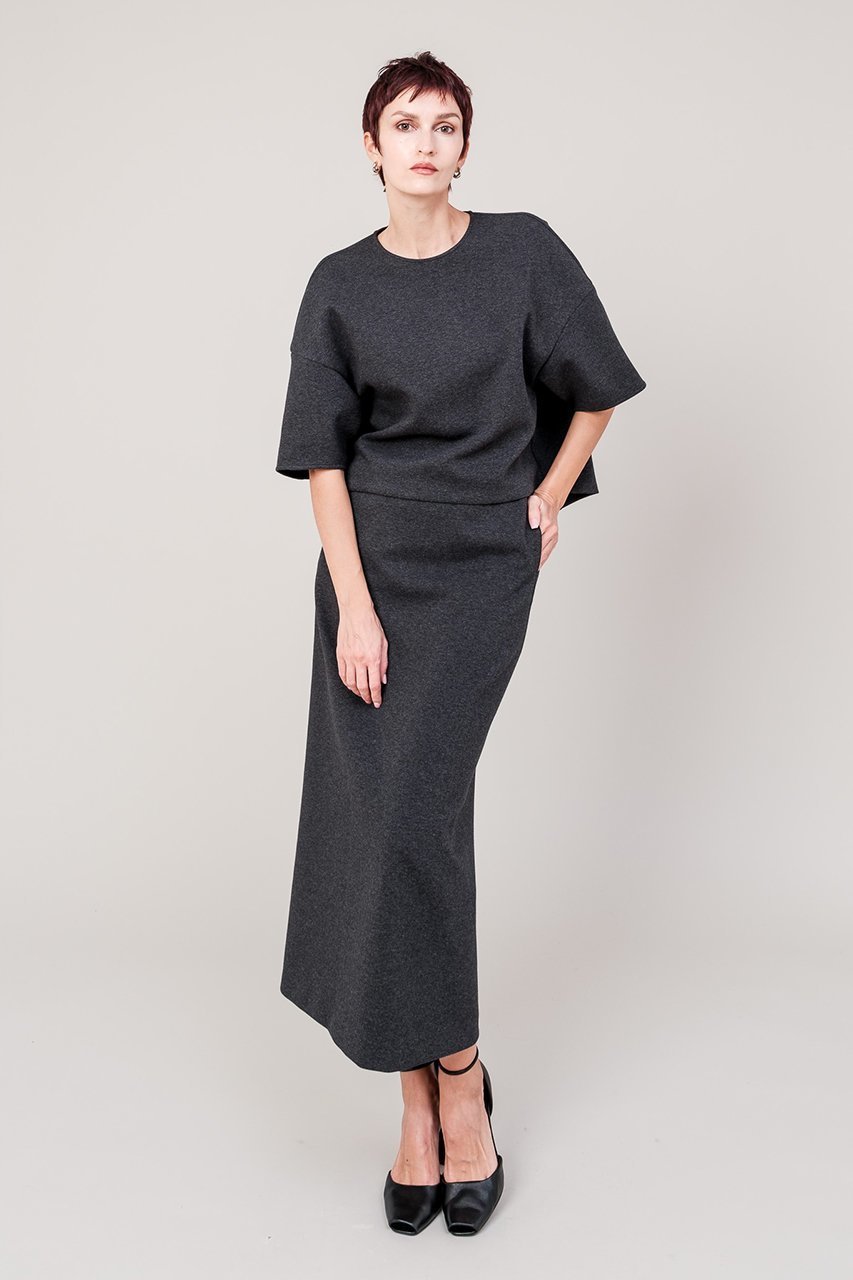 【ドメル/DOMELLE】のショート ジャージー トップ 人気、トレンドファッション・服の通販 founy(ファニー) 　ファッション　Fashion　レディースファッション　Fashion for Women　トップス・カットソー　Cut & Sew Tops　シャツ・ブラウス・オフィスカジュアル　Elegant Blouses & Button-Ups　ロングTシャツ・Tシャツ　Longline T-Shirts & Tees　カットソー・ベーシックTシャツ　Cut-and-Sewn Tops / Stretch Tees & Basics　2025年　2025　2025-2026秋冬・A/W　Autumn/Winter 2025–26 AW25–26　ショルダー　Shoulder, Shoulder Strap　ショート　Short, Short Length　シンプル　Simple, Minimal　スリーブ　Sleeve, Long Sleeve / Short Sleeve　ドロップ　Drop Shoulder, Dropped Style　バランス　Balance, Style Balance　フォルム　Silhouette, Form　A/W・秋冬　Autumn/Winter　other-6|ID: prp329100004592307 ipo3291000000032674643
