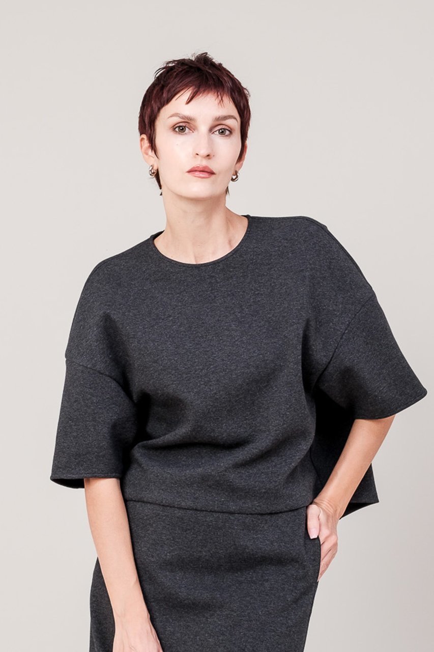 【ドメル/DOMELLE】のショート ジャージー トップ 人気、トレンドファッション・服の通販 founy(ファニー) 　ファッション　Fashion　レディースファッション　Fashion for Women　トップス・カットソー　Cut & Sew Tops　シャツ・ブラウス・オフィスカジュアル　Elegant Blouses & Button-Ups　ロングTシャツ・Tシャツ　Longline T-Shirts & Tees　カットソー・ベーシックTシャツ　Cut-and-Sewn Tops / Stretch Tees & Basics　2025年　2025　2025-2026秋冬・A/W　Autumn/Winter 2025–26 AW25–26　ショルダー　Shoulder, Shoulder Strap　ショート　Short, Short Length　シンプル　Simple, Minimal　スリーブ　Sleeve, Long Sleeve / Short Sleeve　ドロップ　Drop Shoulder, Dropped Style　バランス　Balance, Style Balance　フォルム　Silhouette, Form　A/W・秋冬　Autumn/Winter　other-7|ID: prp329100004592307 ipo3291000000032674644