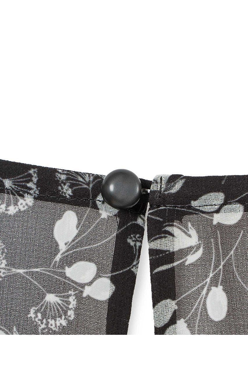 【アナイ/ANAYI】のリトルフラワープリントスキッパーブラウス 人気、トレンドファッション・服の通販 founy(ファニー) ファッション Fashion レディースファッション Fashion for Women トップス・カットソー Cut & Sew Tops キャミソール&ノースリーブ Camisoles & Sleeveless Tops シャツ・ブラウス・オフィスカジュアル Elegant Blouses & Button-Ups 花柄・フラワープリント・モチーフ Floral Prints & Motifs / Flower Pattern Tops おすすめ Recommended / Our Picks イタリア Italy キャミソール Camisole, Spaghetti Strap Top ギャザー Gathered, Ruffled シフォン Chiffon, Lightweight Fabric ジョーゼット Georgette, Semi-Sheer Fabric スキッパー Skipper, Open Collar セットアップ Set-Up, Coordinated Outfit ドローストリング Drawstring, Pull Cord ノースリーブ Sleeveless, No-Sleeve フェミニン Feminine, Girly プリント Print, Printed Pattern モノトーン Monotone, Black and White 再入荷 Restock / Back in Stock other-6|ID: prp329100004593346 ipo3291000000035052396