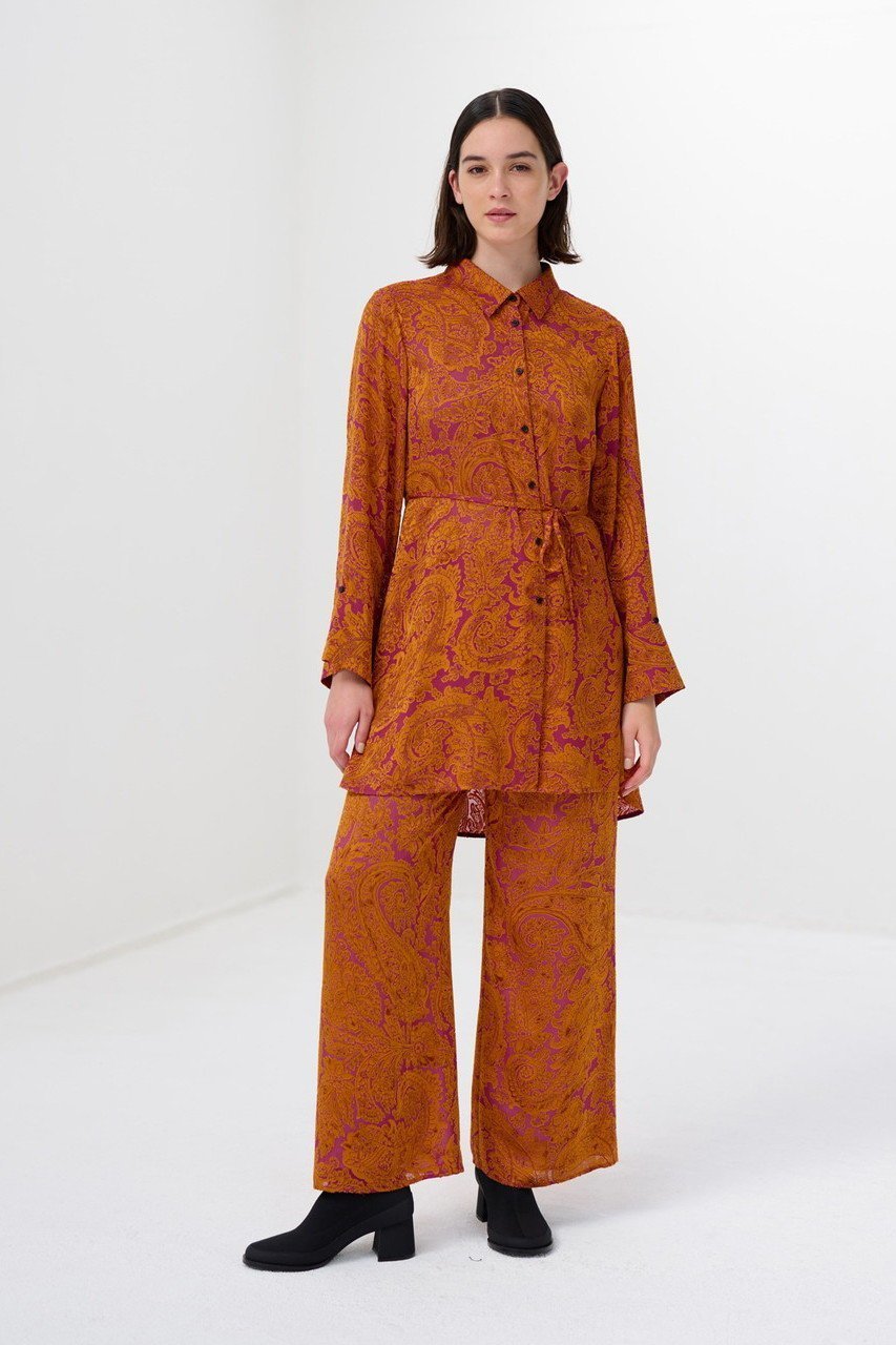 【ランバン オン ブルー/LANVIN en Bleu】のVOYAGE SOLAIREプリントシャツ 人気、トレンドファッション・服の通販 founy(ファニー) 　ファッション　Fashion　レディースファッション　Fashion for Women　トップス・カットソー　Cut & Sew Tops　シャツ・ブラウス・オフィスカジュアル　Elegant Blouses & Button-Ups　カフス　Cuff Design　キュプラ　Cupro, Eco Fabric　シルク　Silk, 100% Silk　スリーブ　Sleeve, Long Sleeve / Short Sleeve　セットアップ　Set-Up, Coordinated Outfit　なめらか　Smooth, Silky Texture　ファブリック　Fabric, Textile　プリント　Print, Printed Pattern　ベスト　Vest, Waistcoat　ペイズリー　Paisley, Ethnic Pattern　ラグジュアリー　Luxury, Elegant　リラックス　Relax, Relaxed Fit　ロング　Long, Long-Length　おすすめ　Recommended / Our Picks　other-8|ID: prp329100004593416 ipo3291000000032615056