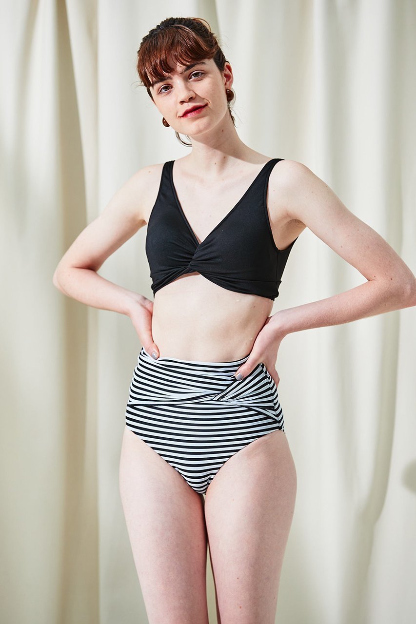 【レイール/Reir】のJL NAIR ツイストビスチェ 人気、トレンドファッション・服の通販 founy(ファニー) 　ファッション　Fashion　レディースファッション　Fashion for Women　水着　Swimwear　レディース水着・ビーチウェア　Swimwear & Beachwear　アンダー　Underwear Essentials　ギャザー　Gathered, Ruffled　ショルダー　Shoulder, Shoulder Strap　スポーツ　Sports, Activewear　デコルテ　Décolleté, Neckline　ビキニ　Bikini, Two-Piece Swimsuit　ビスチェ　Bustier, Corset Top　ビーチ　Beach, Seaside　リボン　Ribbon, Bow　リラックス　Relax, Relaxed Fit　水着　Swimsuit, Swimwear　other-7|ID: prp329100004593502 ipo3291000000033474320