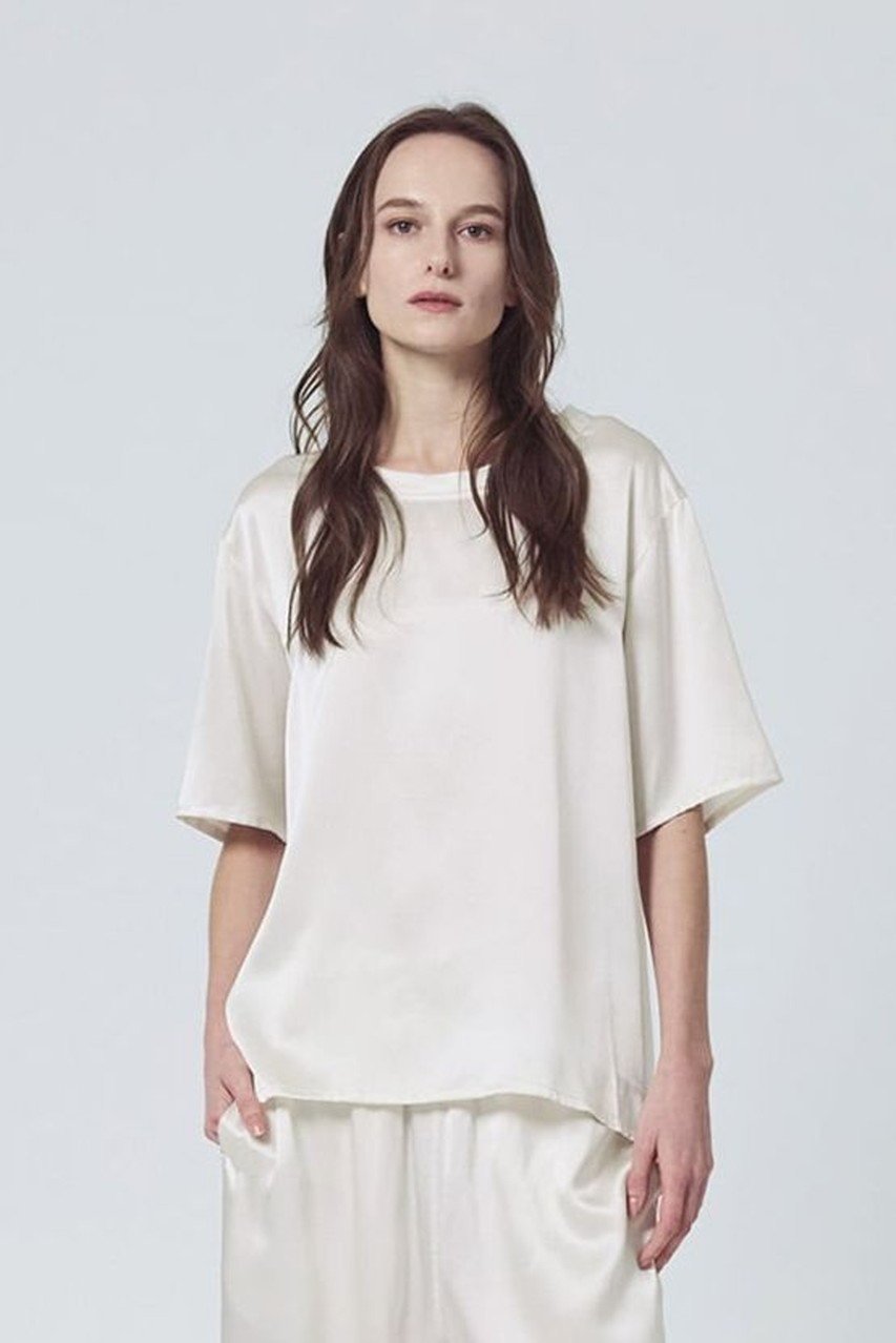 【フートーキョー/Foo Tokyo】の【UNISEX】Silk Satin Pullover 人気、トレンドファッション・服の通販 founy(ファニー) 　ファッション　Fashion　レディースファッション　Fashion for Women　トップス・カットソー　Cut & Sew Tops　シャツ・ブラウス・オフィスカジュアル　Elegant Blouses & Button-Ups　カジュアルプルオーバー・ニットトップス　Pullovers & Knit Tops / Casual Pullovers　ユニセックス　Unisex, Genderless　サテン　Satin, Glossy Fabric　ショート　Short, Short Length　シルク　Silk, 100% Silk　シンプル　Simple, Minimal　スリーブ　Sleeve, Long Sleeve / Short Sleeve　リラックス　Relax, Relaxed Fit　other-7|ID: prp329100004594146 ipo3291000000035714265