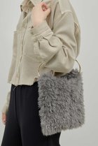 【ガリャルダガランテ/GALLARDAGALANTE】の【2.718】フェイクファーリングバッグ 人気、トレンドファッション・服の通販 founy(ファニー) ファッション Fashion レディースファッション Ladies' Fashion Online バッグ Bag ショルダー Shoulder シンプル Simple チェーン Chain ハンド Hand マグネット Magnet エレガント 上品 Elegant NEW・新作・新着・新入荷 New Arrivals thumbnail グレー|ID: prp329100004594200 ipo3291000000032631157