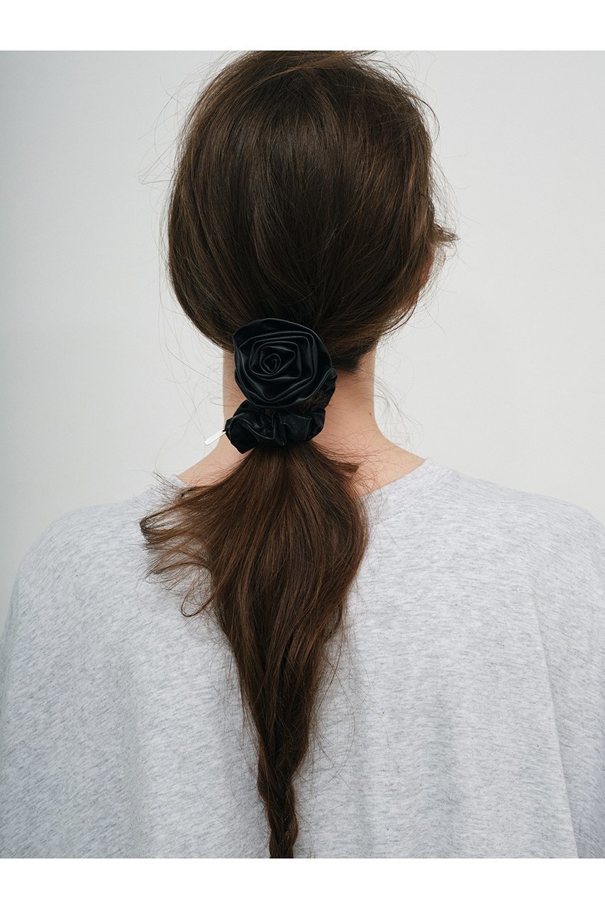【ヘイップ/heyep】のFaux Leather Rose Hair Tie 人気、トレンドファッション・服の通販 founy(ファニー) 　ファッション　Fashion　レディースファッション　Ladies' Fashion Online　シュシュ / ヘアアクセ　Hair Accessories　2025年　2025　2025-2026秋冬・A/W　Aw/Autumn/Winter/Fw/Fall/2025-2026　アクセサリー　Accessories　シンプル　Simple　フェイクレザー　Faux Leather　ヘアアクセ　Hair Accessories　モチーフ　Motif　ローズ　Rose　A/W・秋冬　Aw・Autumn/Winter・Fw・Fall-Winter　other-2|ID: prp329100004595111 ipo3291000000032648640