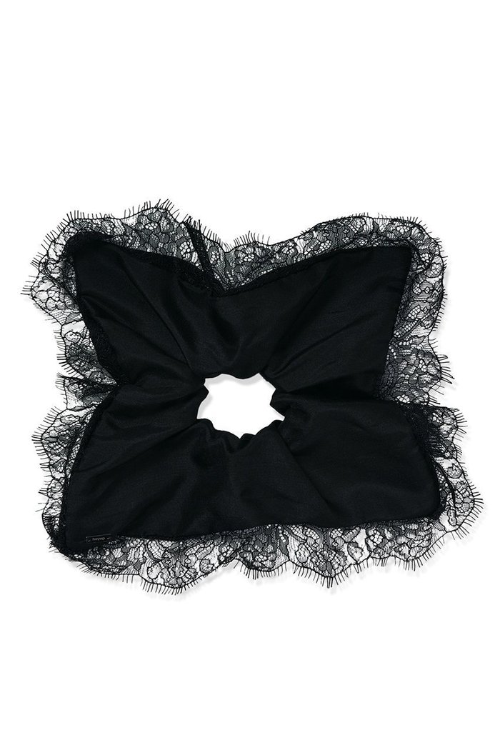 【ヘイップ/heyep】のSilk Lace Scrunchie インテリア・キッズ・メンズ・レディースファッション・服の通販 founy(ファニー) https://founy.com/ ファッション Fashion レディースファッション Ladies' Fashion Online シュシュ / ヘアアクセ Hair Accessories 2025年 2025 2025-2026秋冬・A/W Aw/Autumn/Winter/Fw/Fall/2025-2026 アクセサリー Accessories エレガント 上品 Elegant クラシック Classic シルク Silk レース Race A/W・秋冬 Aw・Autumn/Winter・Fw・Fall-Winter |ID: prp329100004595117 ipo3291000000032648664