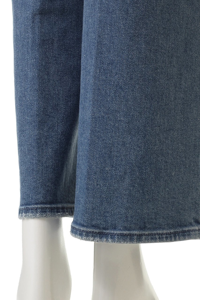 【マザー/MOTHER】のPATCH PKT MID RISE MAVEN ANKLE クロップドデニム (AVN) 人気、トレンドファッション・服の通販 founy(ファニー) 　ファッション　Fashion　レディースファッション　Fashion for Women　パンツ　Pants & Trousers　デニムパンツ・ジーンズ・美脚デニム　Denim Jeans & Pants　アンクル　Ankle-Length Design　シューズ　Shoes, Footwear　ストレート　Straight, Straight Cut　スニーカー　Sneakers, Trainers　デニム　Denim, Jeans Material　バランス　Balance, Style Balance　フィット　Fit, Slim Fit　フラット　Flat, Flat Shoes　フロント　Front, Front Design　ポケット　Pocket, Pocket Detail　モダン　Modern, Contemporary　定番　Standard, Basic Item　other-8|ID: prp329100004595133 ipo3291000000035661917