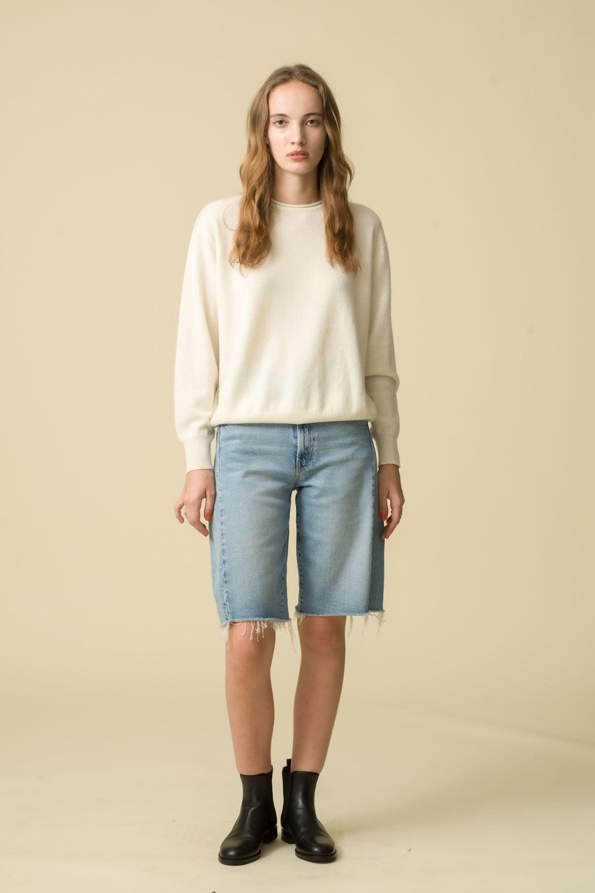 【マザー/MOTHER】のTHE HALF-PIPE BERMUDA FRAY デニムハーフパンツ (OWR) 人気、トレンドファッション・服の通販 founy(ファニー) 　ファッション　Fashion　レディースファッション　Fashion for Women　パンツ　Pants & Trousers　デニムパンツ・ジーンズ・美脚デニム　Denim Jeans & Pants　ショートパンツ・ハーフパンツ　High-Waisted & Relaxed Shorts　2025年　2025　2025-2026秋冬・A/W　Autumn/Winter 2025–26 AW25–26　スウェット / スエット　Sweatshirt, Sweatwear　デニム　Denim, Jeans Material　リゾート　Resort, Vacation Style　リラックス　Relax, Relaxed Fit　A/W・秋冬　Autumn/Winter　other-8|ID: prp329100004596208 ipo3291000000033230763