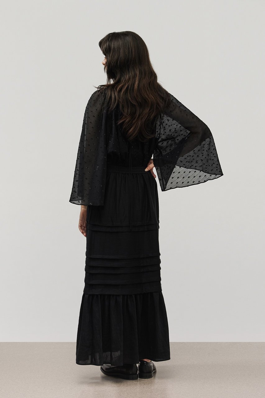 【デパリエ/DEPAREILLE】のラメジャカードブラウス 人気、トレンドファッション・服の通販 founy(ファニー) 　ファッション　Fashion　レディースファッション　Fashion for Women　トップス・カットソー　Cut & Sew Tops　シャツ・ブラウス・オフィスカジュアル　Elegant Blouses & Button-Ups　おすすめ　Recommended / Our Picks　エレガント 上品　Elegant　ギャザー　Gathered, Ruffled　シアー　Sheer, See-Through　ジャカード／ジャガード　Jacquard, Woven Pattern　スリーブ　Sleeve, Long Sleeve / Short Sleeve　リュクス　Luxury, Elegant, High-End, Chic　ロング　Long, Long-Length　other-8|ID: prp329100004598370 ipo3291000000033528058