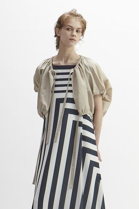 【プレインピープル/PLAIN PEOPLE】のタフタギャザージャケット 人気、トレンドファッション・服の通販 founy(ファニー) ファッション Fashion レディースファッション Fashion for Women アウター Coat / Outerwear Collection レディースジャケット・軽アウター Jackets インナー Innerwear ギャザー Gathered, Ruffled コンパクト Compact, Small Size ジャケット Jacket, Outerwear スリーブ Sleeve, Long Sleeve / Short Sleeve タフタ Taffeta, Structured Fabric リボン Ribbon, Bow |ID:prp329100004599398