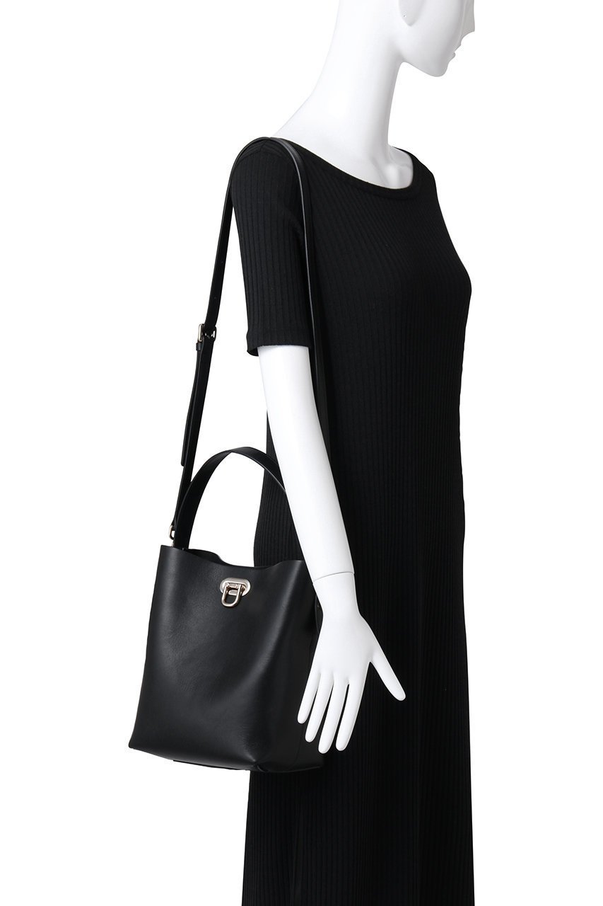 【ペリーコ/PELLICO】のANELLI TURN LOCK GRANDE 2wayバケツバッグ 人気、トレンドファッション・服の通販 founy(ファニー) 　ファッション　Fashion　レディースファッション　Fashion for Women　バッグ　Bags　2025年　2025　2025-2026秋冬・A/W　Autumn/Winter 2025–26 AW25–26　エレガント 上品　Elegant　シンプル　Simple, Minimal　バケツ　Bucket, Bucket Style　モダン　Modern, Contemporary　定番　Standard, Basic Item　A/W・秋冬　Autumn/Winter　other-2|ID: prp329100004601458 ipo3291000000032715643