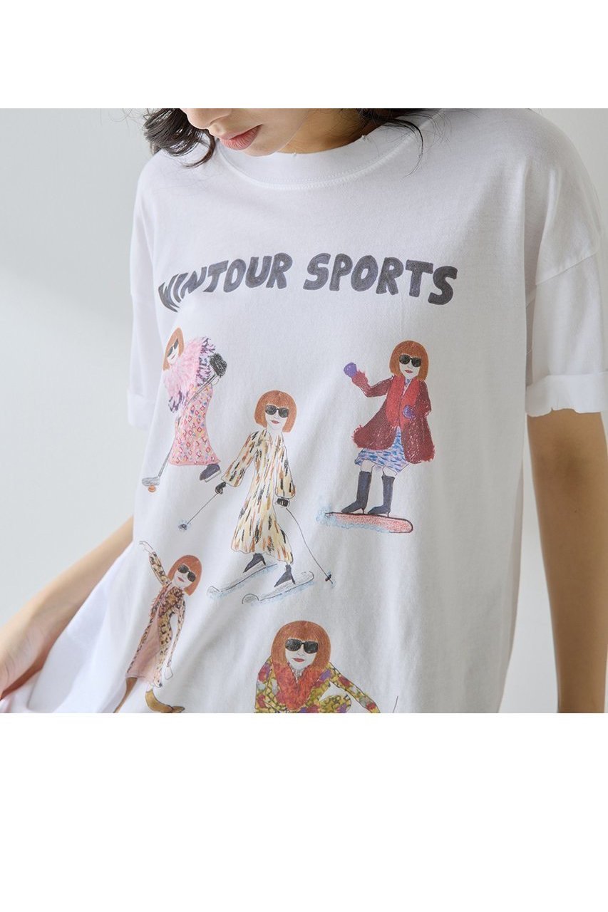 【ウィムガゼット/Whim Gazette】の【UNFORTUNATE PORTRAIT】Wintour Sports TEE 人気、トレンドファッション・服の通販 founy(ファニー) 　ファッション　Fashion　レディースファッション　Fashion for Women　トップス・カットソー　Cut & Sew Tops　シャツ・ブラウス・オフィスカジュアル　Elegant Blouses & Button-Ups　ロングTシャツ・Tシャツ　Longline T-Shirts & Tees　カットソー・ベーシックTシャツ　Cut-and-Sewn Tops / Stretch Tees & Basics　インナー　Innerwear　カーディガン　Cardigan, Knitwear　キャラクター　Character, Licensed Characters　ショート　Short, Short Length　ジャケット　Jacket, Outerwear　スリーブ　Sleeve, Long Sleeve / Short Sleeve　雑誌　Magazine, Fashion Magazine　ダメージ　Distressed, Destroyed　プリント　Print, Printed Pattern　おすすめ　Recommended / Our Picks　新作・新入荷　New Arrivals / New In　other-2|ID: prp329100004601638 ipo3291000000032716843
