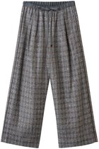 【エブール/ebure】の【7/11 0:00販売開始】スパークルシルクチェック イージーワイドパンツ 人気、トレンドファッション・服の通販 founy(ファニー) ファッション Fashion レディースファッション Fashion for Women パンツ Pants & Trousers 2025年 2025 2025-2026秋冬・A/W Autumn/Winter 2025–26 AW25–26 オーガンジー Organza Fabric キュプラ Cupro, Eco Fabric クラシカル Classical, Vintage-Inspired シルク Silk, 100% Silk シンプル Simple, Minimal スパンコール Sequins, Sequin Embellishment チェック Check, Plaid, Tartan パイピング Piping, Trim Design ボーダー Border, Stripe A/W・秋冬 Autumn/Winter thumbnail ブルー|ID: prp329100004602729 ipo3291000000032731308
