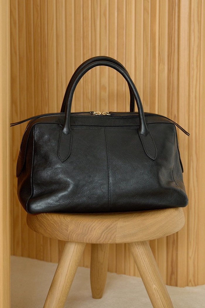 【ウィムガゼット/Whim Gazette】の【Hoaw.】ボウリングバッグ インテリア・キッズ・メンズ・レディースファッション・服の通販 founy(ファニー) https://founy.com/ ファッション Fashion レディースファッション Fashion for Women バッグ Bags アクセサリー Fashion Accessories クラシック Classic, Timeless Style 軽量 Lightweight, Ultra Light シューズ Shoes, Footwear トレンド Trend, Trending Now フォルム Silhouette, Form エレガント 上品 Elegant |ID: prp329100004602749 ipo3291000000036925927