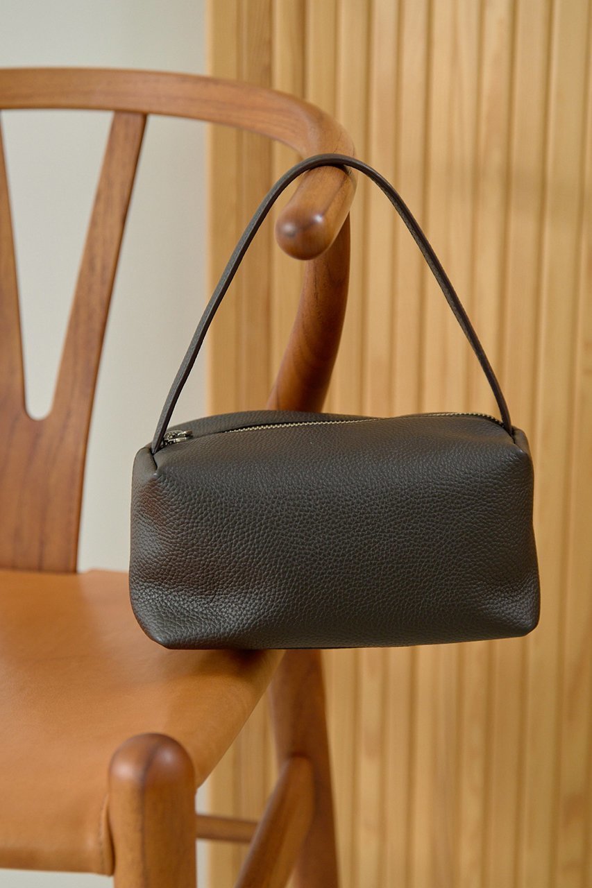 【ウィムガゼット/Whim Gazette】の【Hoaw.×Sampoコラボアイテム】 ワンハンドルスクエアBAG インテリア・キッズ・メンズ・レディースファッション・服の通販 founy(ファニー) 　ファッション　Fashion　レディースファッション　Fashion for Women　バッグ　Bags　アクセサリー　Fashion Accessories　コラボ　Collaboration, Collab　コンパクト　Compact, Small Size　シューズ　Shoes, Footwear　シンプル　Simple, Minimal　スクエア　Square, Square Shape　チェック　Check, Plaid, Tartan　なめらか　Smooth, Silky Texture　フォルム　Silhouette, Form　ポケット　Pocket, Pocket Detail　モダン　Modern, Contemporary　エレガント 上品　Elegant　ダークブラウン|ID: prp329100004602750 ipo3291000000036090087