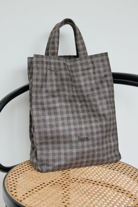 【ウィムガゼット/Whim Gazette】の【Hoaw.×Sampoコラボアイテム】 TOTE 人気、トレンドファッション・服の通販 founy(ファニー) ファッション Fashion レディースファッション Fashion for Women バッグ Bags アクセサリー Fashion Accessories クラシカル Classical, Vintage-Inspired クラシック Classic, Timeless Style コラボ Collaboration, Collab 巾着 Drawstring Bag, Kinchaku 軽量 Lightweight, Ultra Light シューズ Shoes, Footwear チェック Check, Plaid, Tartan トレンド Trend, Trending Now プリント Print, Printed Pattern ポケット Pocket, Pocket Detail モチーフ Motif, Design Theme おすすめ Recommended / Our Picks 新作・新入荷 New Arrivals / New In |ID:prp329100004602752