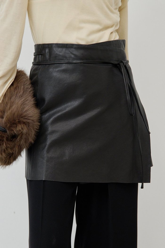 【ガリャルダガランテ/GALLARDAGALANTE】のレザーラップスカート インテリア・キッズ・メンズ・レディースファッション・服の通販 founy(ファニー) https://founy.com/ ファッション Fashion レディースファッション Fashion for Women スカート Skirts ミニスカート Mini Skirts スラックス Slacks, Dress Pants デニム Denim, Jeans Material ミニスカート Mini Skirt, Short Skirt ラップ Wrap, Wrap Design |ID: prp329100004602755 ipo3291000000036098024