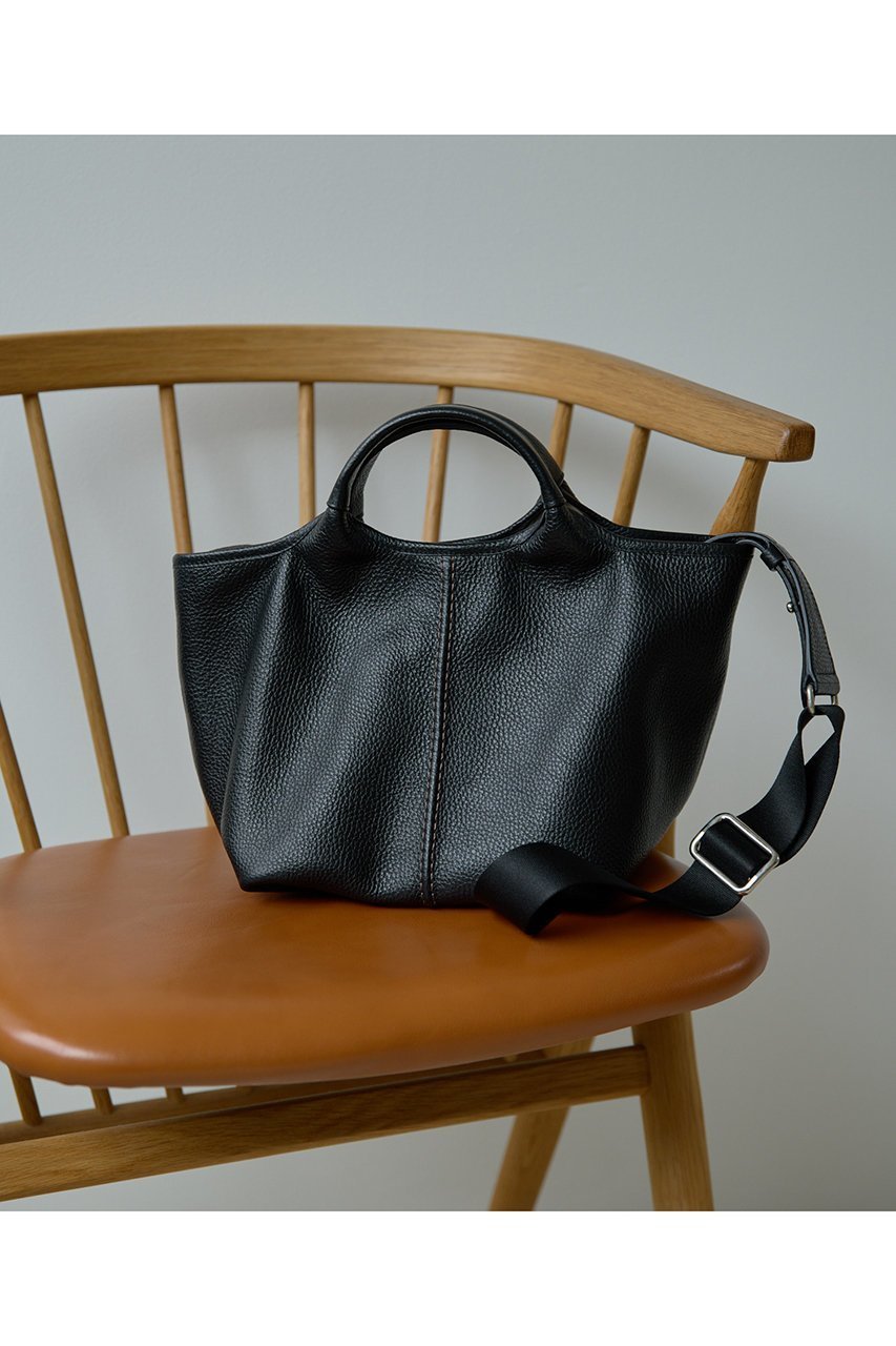 【ウィムガゼット/Whim Gazette】の【Hoaw.】レザーストラップバッグ インテリア・キッズ・メンズ・レディースファッション・服の通販 founy(ファニー) ファッション Fashion レディースファッション Fashion for Women バッグ Bags アクセサリー Fashion Accessories シューズ Shoes, Footwear スクエア Square, Square Shape トレンド Trend, Trending Now フォルム Silhouette, Form フラット Flat, Flat Shoes ブラック|ID: prp329100004602766 ipo3291000000036098093