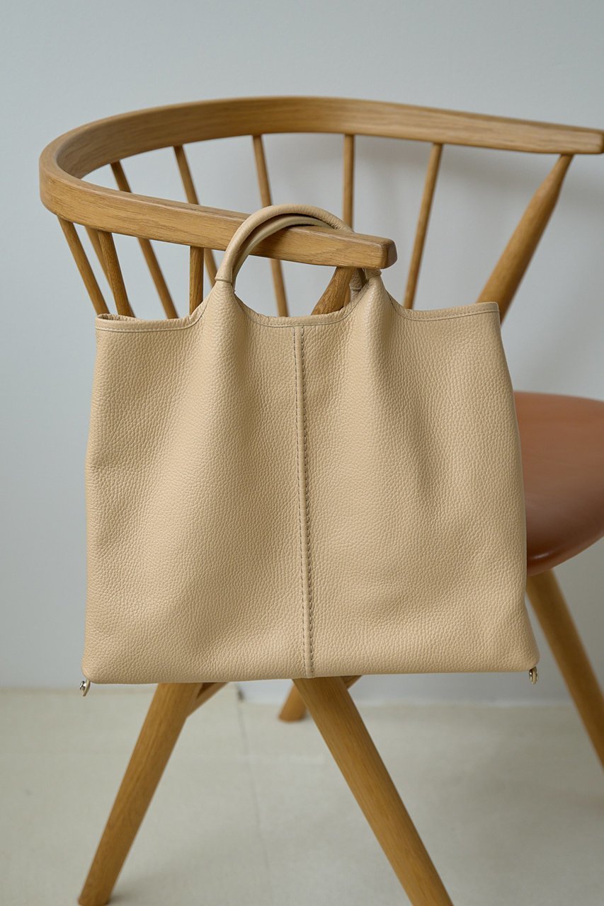 【ウィムガゼット/Whim Gazette】の【Hoaw.】レザーストラップバッグ インテリア・キッズ・メンズ・レディースファッション・服の通販 founy(ファニー) ファッション Fashion レディースファッション Fashion for Women バッグ Bags アクセサリー Fashion Accessories シューズ Shoes, Footwear スクエア Square, Square Shape トレンド Trend, Trending Now フォルム Silhouette, Form フラット Flat, Flat Shoes ベージュ|ID: prp329100004602766 ipo3291000000036098094