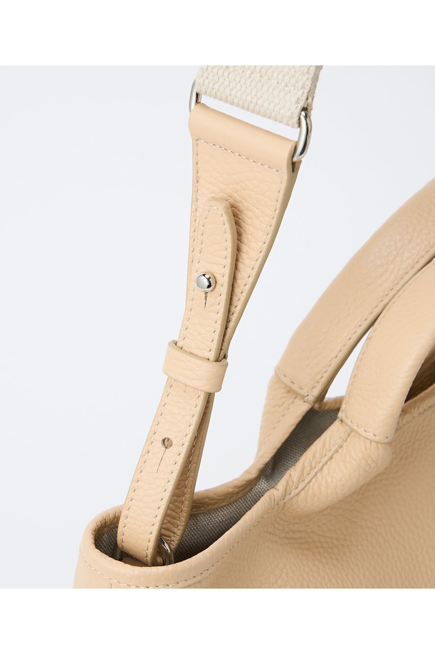 【ウィムガゼット/Whim Gazette】の【Hoaw.】レザーストラップバッグ 人気、トレンドファッション・服の通販 founy(ファニー) ファッション Fashion レディースファッション Fashion for Women バッグ Bags アクセサリー Fashion Accessories シューズ Shoes, Footwear スクエア Square, Square Shape トレンド Trend, Trending Now フォルム Silhouette, Form フラット Flat, Flat Shoes other-7|ID: prp329100004602766 ipo3291000000036098100