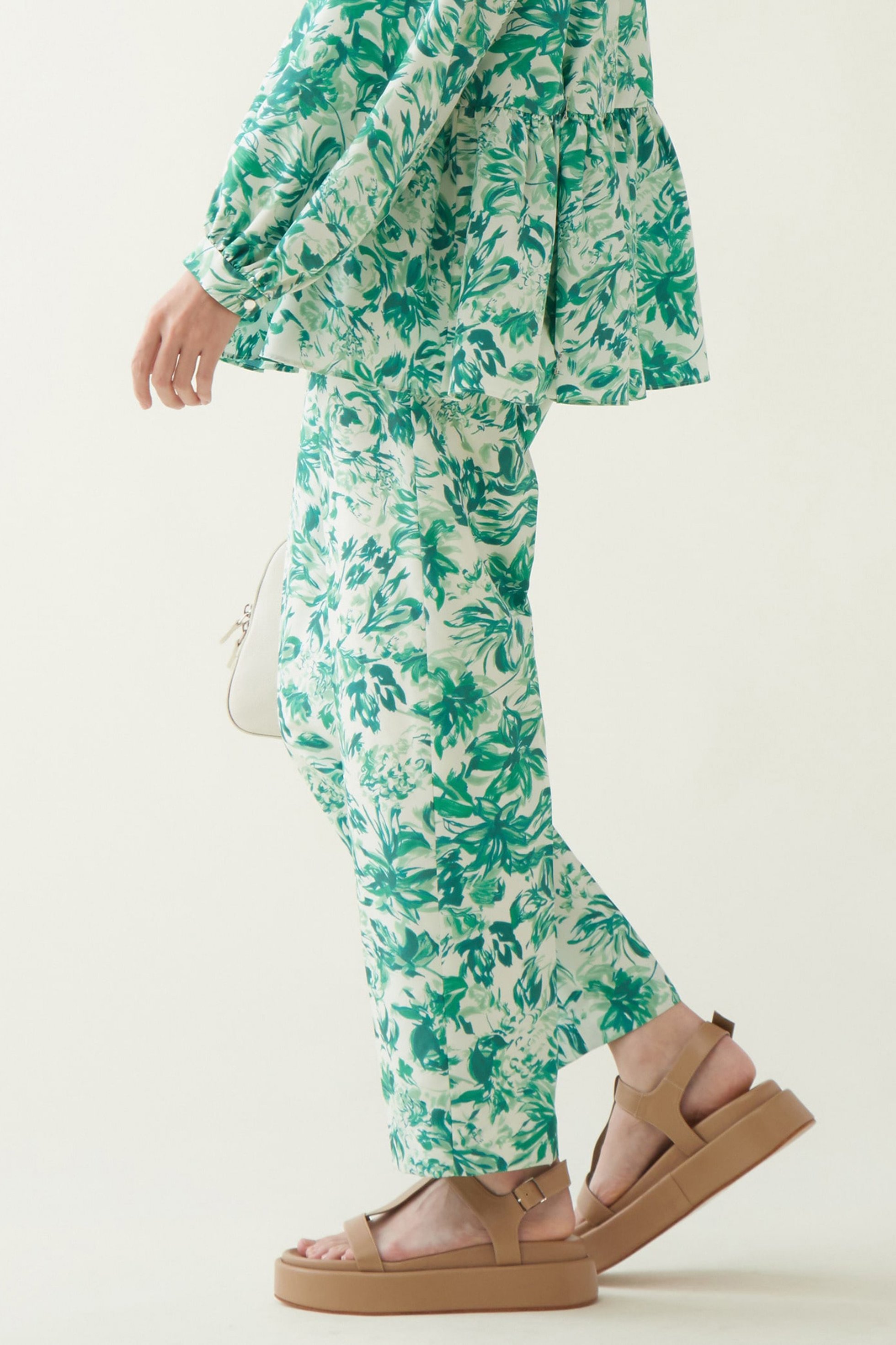 【マルティニーク/martinique】のタフタヴィンテージフラワーパンツ 人気、トレンドファッション・服の通販 founy(ファニー) 　ファッション　Fashion　レディースファッション　Fashion for Women　パンツ　Pants & Trousers　おすすめ　Recommended / Our Picks　タフタ　Taffeta, Structured Fabric　ハンド　Hand, Handmade　ヴィンテージ　Vintage Style　再入荷　Restock / Back in Stock　other-2|ID: prp329100004602787 ipo3291000000032732173