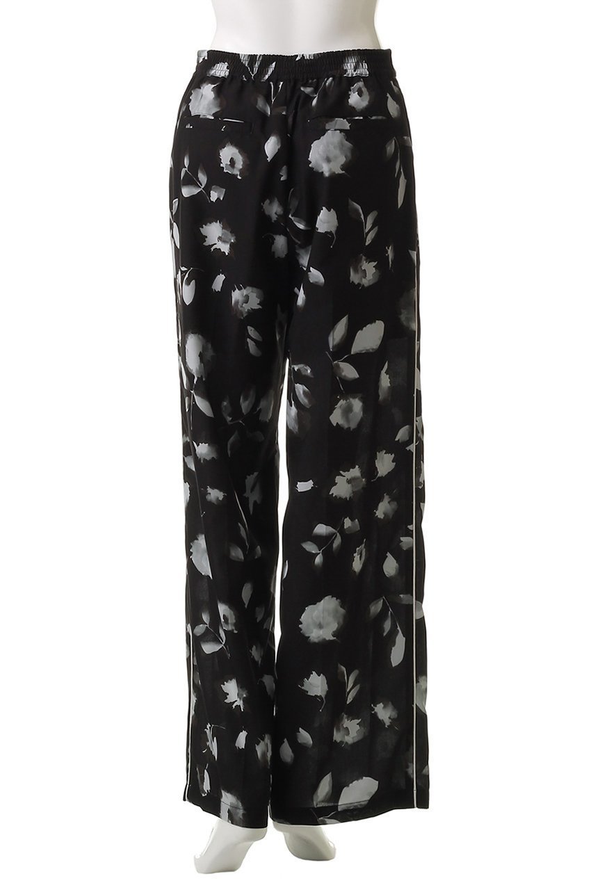 【マノフ/MANOF】のBLURRED FLOWER WIDE PANTS パンツ 人気、トレンドファッション・服の通販 founy(ファニー) 　ファッション　Fashion　レディースファッション　Fashion for Women　パンツ　Pants & Trousers　2025年　2025　2025-2026秋冬・A/W　Autumn/Winter 2025–26 AW25–26　クロップド　Cropped, Short Length　スポーティ　Sporty, Casual Athletic　パイピング　Piping, Trim Design　フラワー　Flower, Floral　モチーフ　Motif, Design Theme　ワイド　Wide, Wide Fit　A/W・秋冬　Autumn/Winter　other-4|ID: prp329100004603479 ipo3291000000032745569