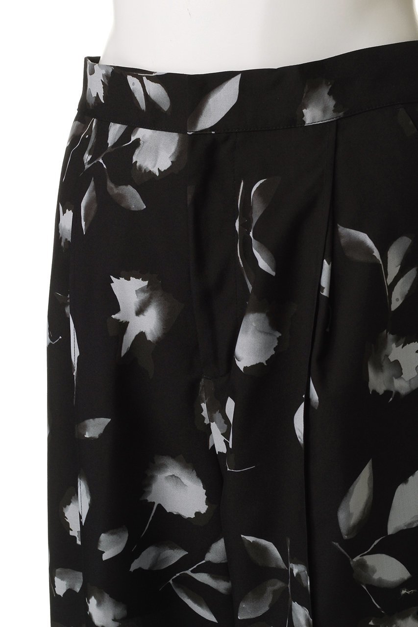 【マノフ/MANOF】のBLURRED FLOWER WIDE PANTS パンツ 人気、トレンドファッション・服の通販 founy(ファニー) 　ファッション　Fashion　レディースファッション　Fashion for Women　パンツ　Pants & Trousers　2025年　2025　2025-2026秋冬・A/W　Autumn/Winter 2025–26 AW25–26　クロップド　Cropped, Short Length　スポーティ　Sporty, Casual Athletic　パイピング　Piping, Trim Design　フラワー　Flower, Floral　モチーフ　Motif, Design Theme　ワイド　Wide, Wide Fit　A/W・秋冬　Autumn/Winter　other-5|ID: prp329100004603479 ipo3291000000032745570