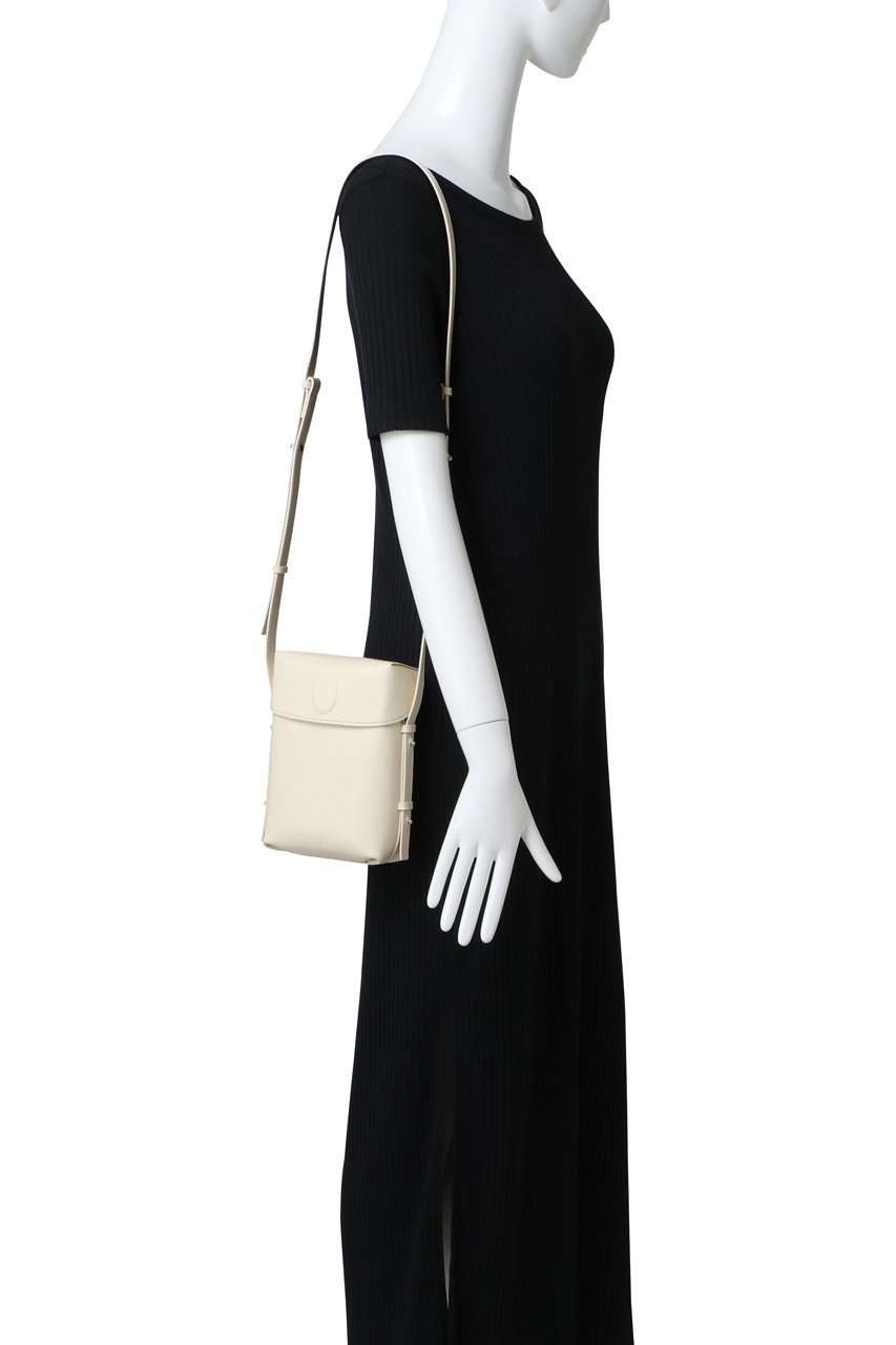【プレインピープル/PLAIN PEOPLE】の【THE PURSE】バッグ MARLY 人気、トレンドファッション・服の通販 founy(ファニー) 　ファッション　Fashion　レディースファッション　Fashion for Women　バッグ　Bags　2025年　2025　2025-2026秋冬・A/W　Autumn/Winter 2025–26 AW25–26　なめらか　Smooth, Silky Texture　シンプル　Simple, Minimal　スクエア　Square, Square Shape　スマート　Smart, Elegant　フォルム　Silhouette, Form　リップ　Lip, Lip Motif　A/W・秋冬　Autumn/Winter　other-2|ID: prp329100004604809 ipo3291000000032770345
