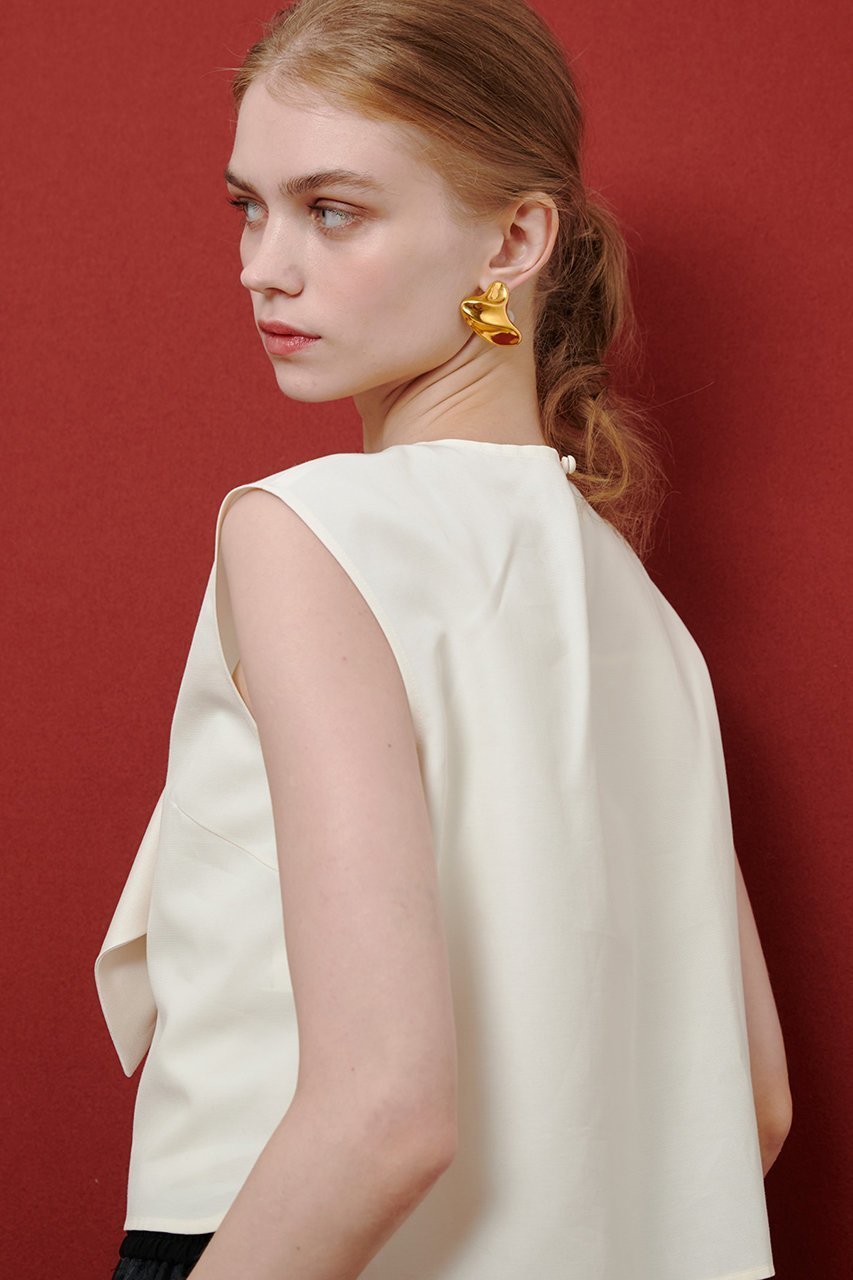 【アルアバイル/allureville】の【Loulou Willoughby】サテンリボンブラウス 人気、トレンドファッション・服の通販 founy(ファニー) ファッション Fashion レディースファッション Fashion for Women トップス・カットソー Cut & Sew Tops キャミソール&ノースリーブ Camisoles & Sleeveless Tops シャツ・ブラウス・オフィスカジュアル Elegant Blouses & Button-Ups コンパクト Compact, Small Size サテン Satin, Glossy Fabric シンプル Simple, Minimal スカーフ Scarf, Neckwear ノースリーブ Sleeveless, No-Sleeve ファブリック Fabric, Textile フォルム Silhouette, Form ボトム Bottoms, Lower Wear リボン Ribbon, Bow other-8|ID: prp329100004604814 ipo3291000000035882081