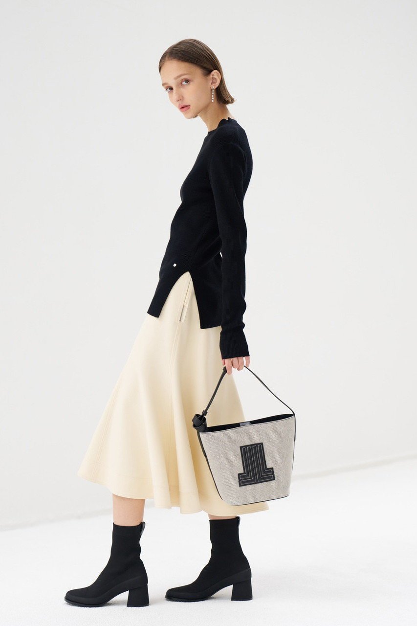 【ランバン オン ブルー/LANVIN en Bleu】のヴィジュ キャンバスショルダー 人気、トレンドファッション・服の通販 founy(ファニー) 　ファッション　Fashion　レディースファッション　Fashion for Women　バッグ　Bags　おすすめ　Recommended / Our Picks　キャンバス　Canvas, Canvas Fabric　ギフト プレゼント　Gift / Present　ショルダー　Shoulder, Shoulder Strap　ポケット　Pocket, Pocket Detail　マグネット　Magnet, Magnetic Closure　エレガント 上品　Elegant　人気　Popular, Best Seller　夏　Summer　春　Spring　S/S・春夏　SS, Spring/Summer, Warm Season　other-7|ID: prp329100004605664 ipo3291000000032796799
