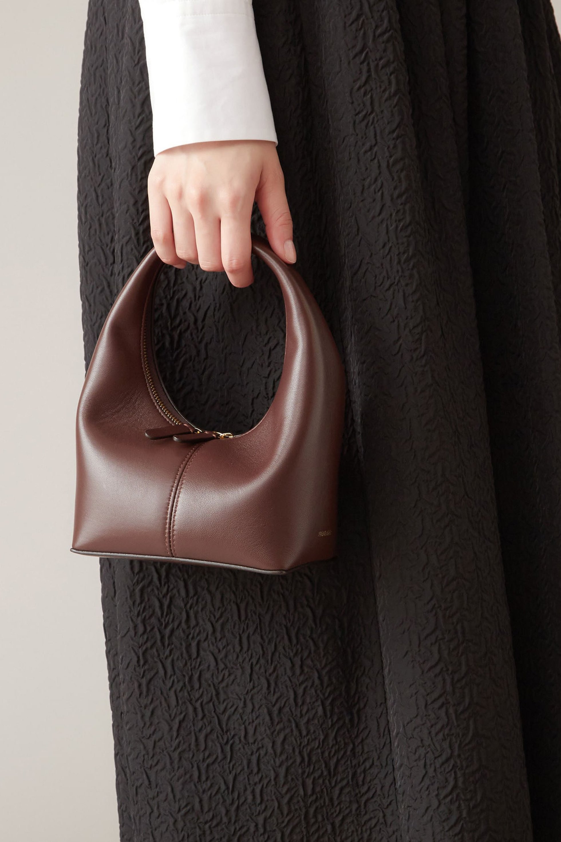 【マルティニーク/martinique】の【FRENZLAUER】Mini Pamoer Nappa バッグ 人気、トレンドファッション・服の通販 founy(ファニー) 　ファッション　Fashion　レディースファッション　Fashion for Women　バッグ　Bags　イタリア　Italy　フォルム　Silhouette, Form　ポーチ　Pouch, Small Case　モダン　Modern, Contemporary　other-8|ID: prp329100004605671 ipo3291000000032796976