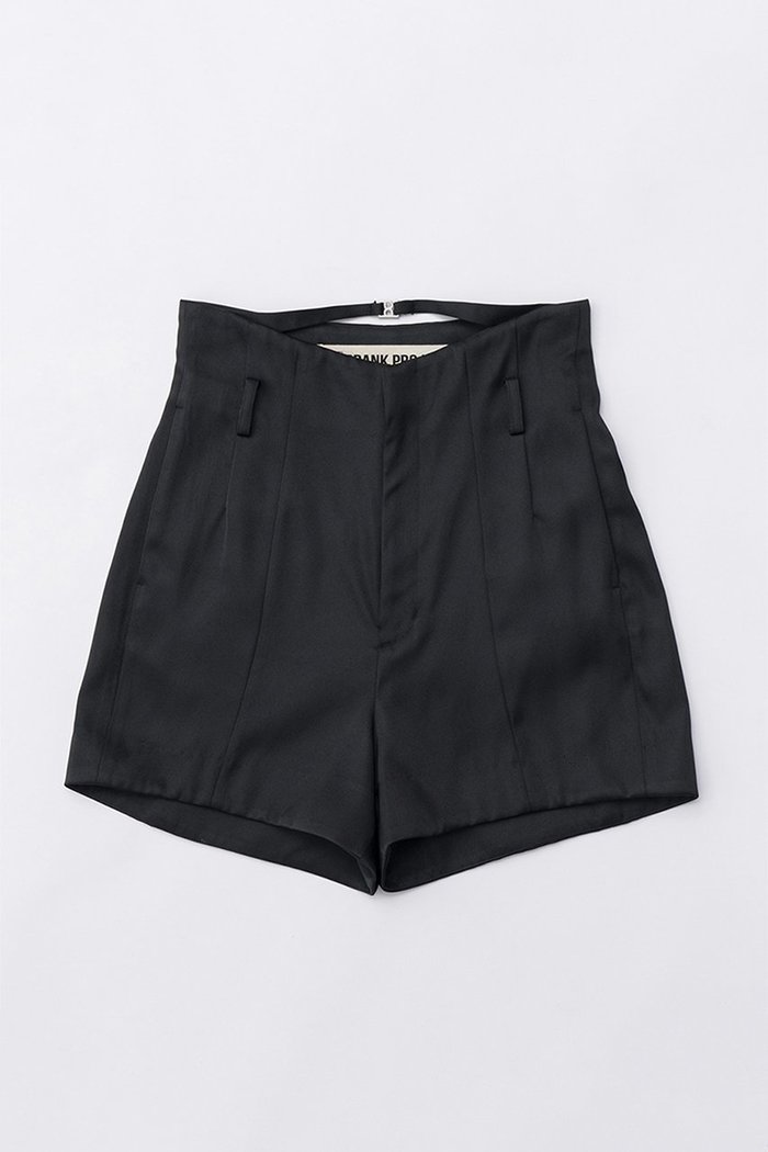 【プランク プロジェクト/PRANK PROJECT】のマルチファブリックショートパンツ / Multi-Fabric Short Pants インテリア・キッズ・メンズ・レディースファッション・服の通販 founy(ファニー) https://founy.com/ ファッション Fashion レディースファッション Fashion for Women パンツ Pants & Trousers ショートパンツ・ハーフパンツ High-Waisted & Relaxed Shorts ショート Short, Short Length スタイリッシュ Stylish, Fashionable ツイル Twist, Twisted Detail フロント Front, Front Design ブライト Bright, Shiny エレガント 上品 Elegant |ID: prp329100004605792 ipo3291000000034423303
