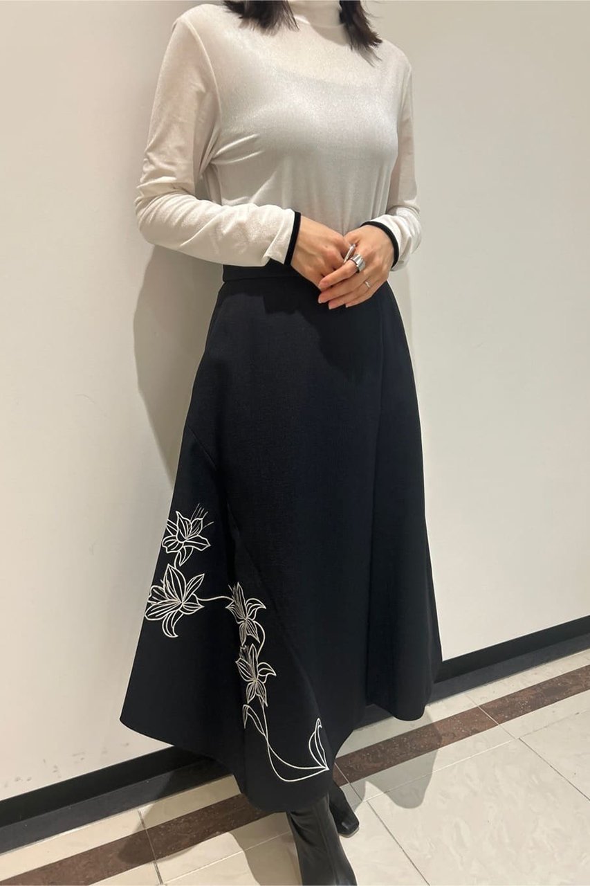 【アドーア/ADORE】のエンブロイダリーブッチャースカート 人気、トレンドファッション・服の通販 founy(ファニー) 　ファッション　Fashion　レディースファッション　Fashion for Women　スカート　Skirts　ロングスカート　Long Skirts / Maxi & Midi Skirts　アシンメトリー　Asymmetrical Style　シルバー　Silver, Metallic Silver　フラワー　Flower, Floral　メタリック　Metallic, Shiny Finish　ロング　Long, Long-Length　other-6|ID: prp329100004605898 ipo3291000000032825289