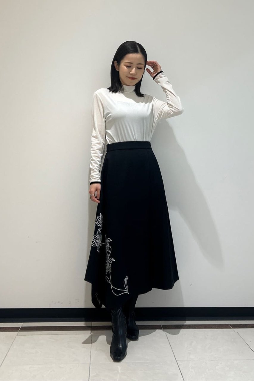 【アドーア/ADORE】のエンブロイダリーブッチャースカート 人気、トレンドファッション・服の通販 founy(ファニー) 　ファッション　Fashion　レディースファッション　Fashion for Women　スカート　Skirts　ロングスカート　Long Skirts / Maxi & Midi Skirts　アシンメトリー　Asymmetrical Style　シルバー　Silver, Metallic Silver　フラワー　Flower, Floral　メタリック　Metallic, Shiny Finish　ロング　Long, Long-Length　other-7|ID: prp329100004605898 ipo3291000000032825290