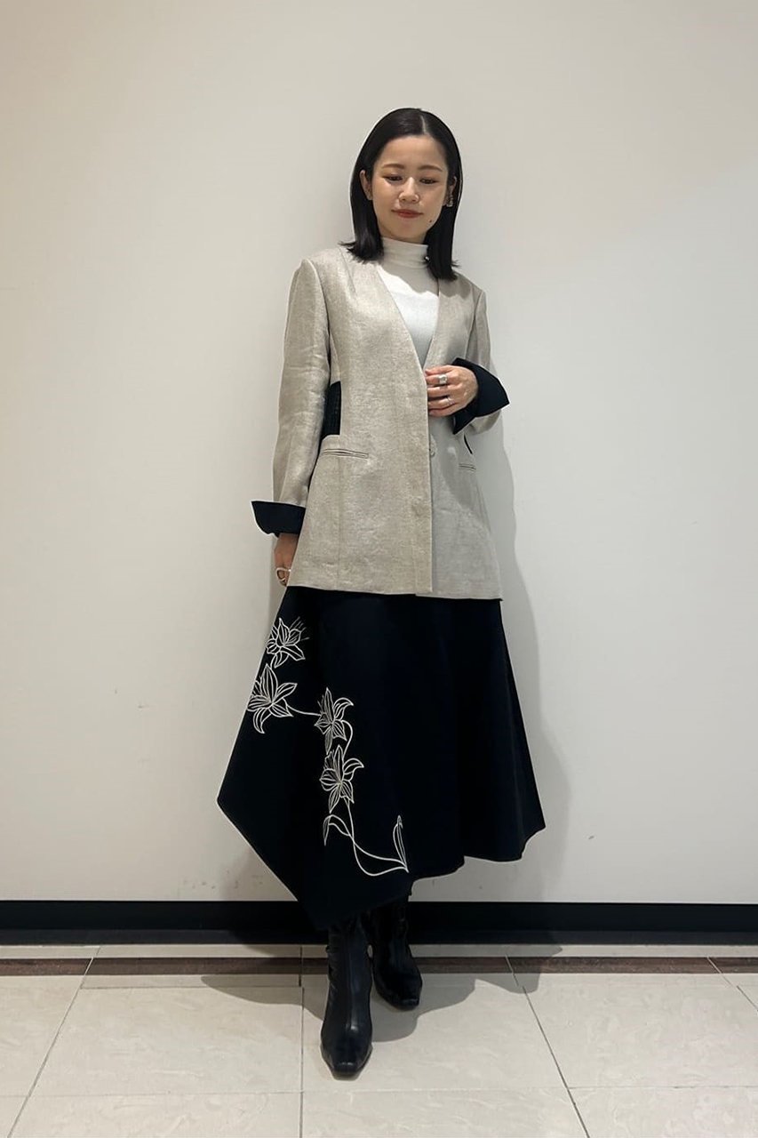 【アドーア/ADORE】のエンブロイダリーブッチャースカート 人気、トレンドファッション・服の通販 founy(ファニー) 　ファッション　Fashion　レディースファッション　Fashion for Women　スカート　Skirts　ロングスカート　Long Skirts / Maxi & Midi Skirts　アシンメトリー　Asymmetrical Style　シルバー　Silver, Metallic Silver　フラワー　Flower, Floral　メタリック　Metallic, Shiny Finish　ロング　Long, Long-Length　other-8|ID: prp329100004605898 ipo3291000000032825291