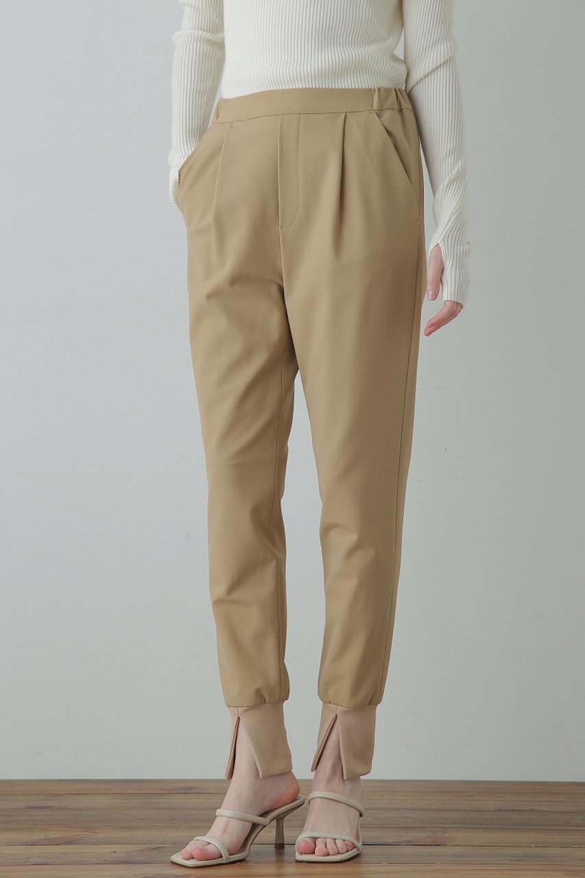 【ヒューエルミュージアム/hueLe Museum】の【STUMBLY】Narrow Jogger Pants インテリア・キッズ・メンズ・レディースファッション・服の通販 founy(ファニー) 　ファッション　Fashion　レディースファッション　Fashion for Women　パンツ　Pants & Trousers　スポーティ　Sporty, Casual Athletic　スマート　Smart, Elegant　スリット　Slit, Slit Detail　センター　Center, Center Line　フロント　Front, Front Design　ベージュ|ID: prp329100004605976 ipo3291000000032828335