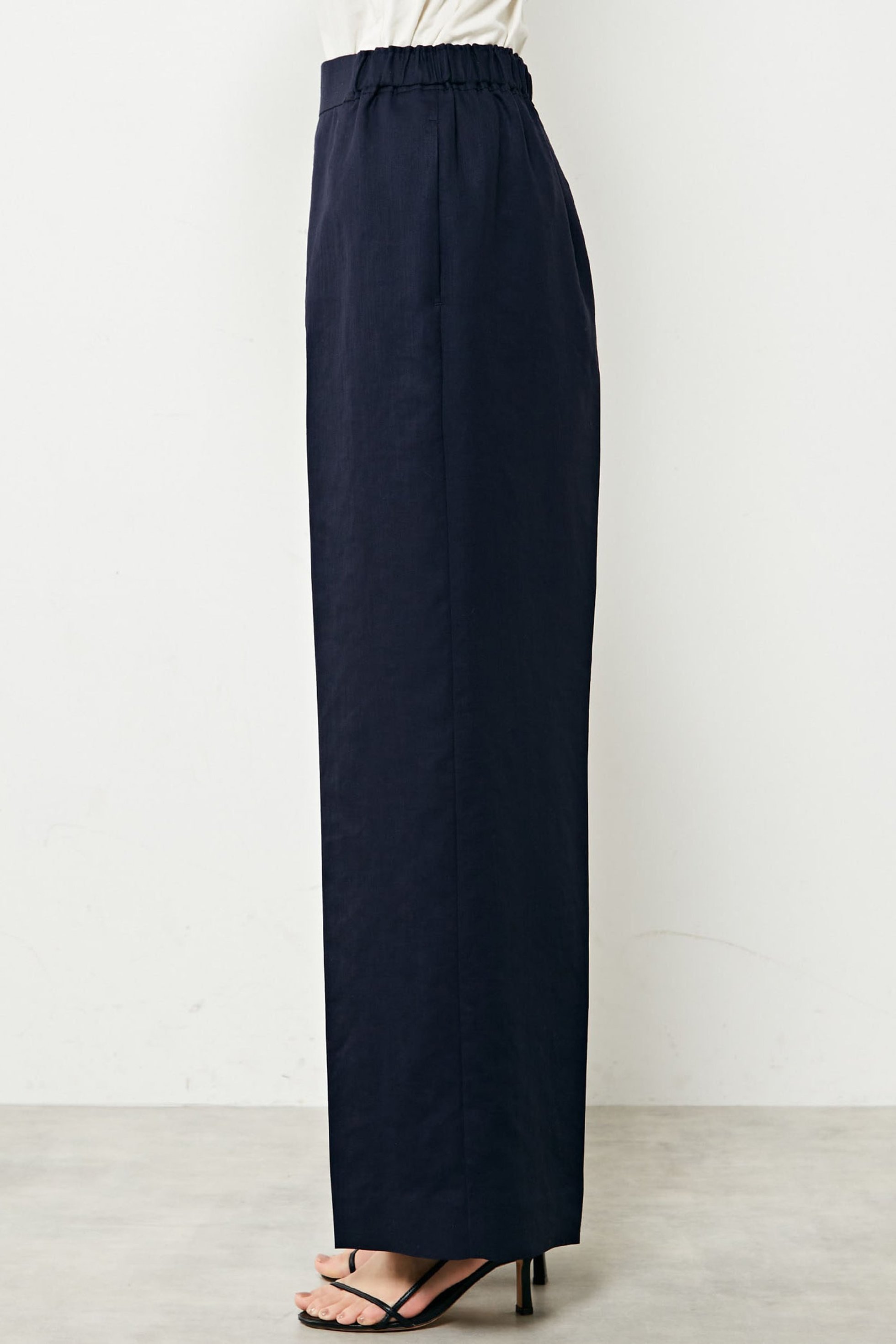 【マルティニーク/martinique】のバックゴムワイドパンツ 人気、トレンドファッション・服の通販 founy(ファニー) 　ファッション　Fashion　レディースファッション　Fashion for Women　パンツ　Pants & Trousers　バッグ　Bags　おすすめ　Recommended / Our Picks　サマー　Summer, Summer Style　セットアップ　Set-Up, Coordinated Outfit　センター　Center, Center Line　ワイド　Wide, Wide Fit　夏　Summer　other-8|ID: prp329100004606014 ipo3291000000032829855