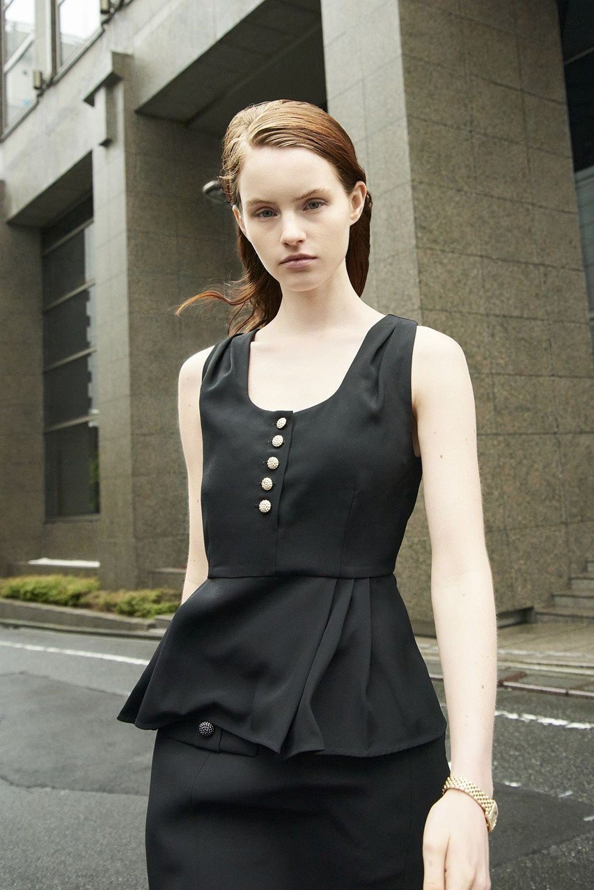 【エムダブリュー/MW】のトリアセテート(B)スリーブレス タックブラウス 人気、トレンドファッション・服の通販 founy(ファニー) 　ファッション　Fashion　レディースファッション　Fashion for Women　トップス・カットソー　Cut & Sew Tops　キャミソール&ノースリーブ　Camisoles & Sleeveless Tops　シャツ・ブラウス・オフィスカジュアル　Elegant Blouses & Button-Ups　サテン　Satin, Glossy Fabric　スクエア　Square, Square Shape　スリーブ　Sleeve, Long Sleeve / Short Sleeve　ノースリーブ　Sleeveless, No-Sleeve　ペプラム　Peplum, Flared Hem　other-6|ID: prp329100004606062 ipo3291000000032835292